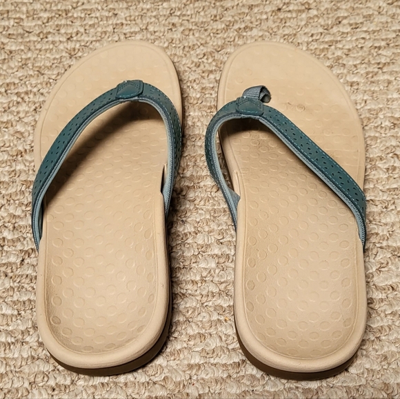 Aqua Vionic Flip Flops - Picture 1 of 2